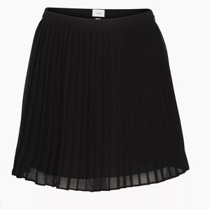 NWOT ARITZIA Wilfred Twirl Mini Pleated Skirt